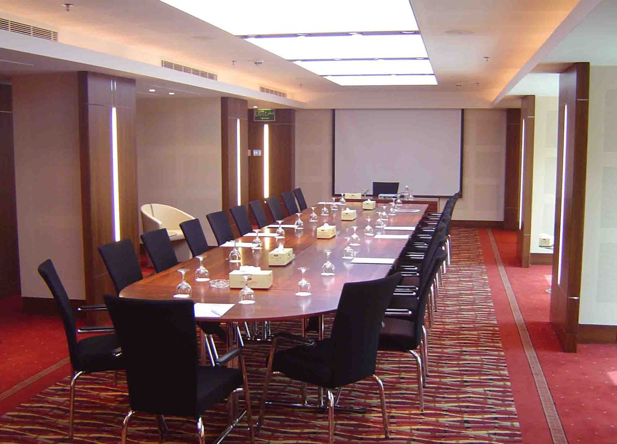 Crowne Plaza meeting room