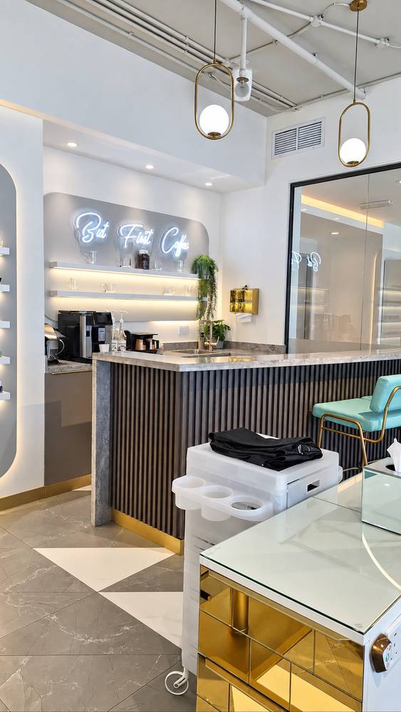 Mirrored Salon Sanam Tower interior by MAKS Interiors